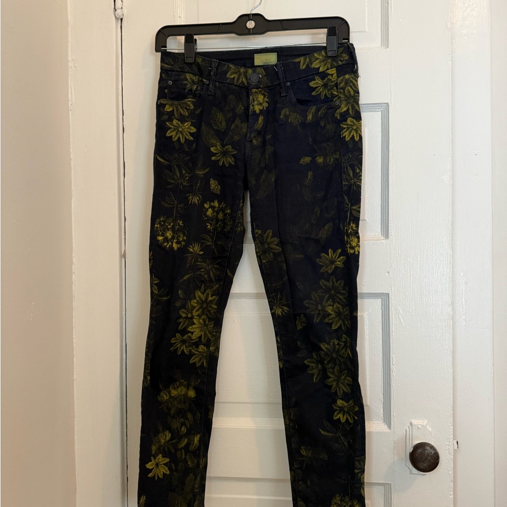 MOTHER The Doker Crop Jeans in Blue and Cream